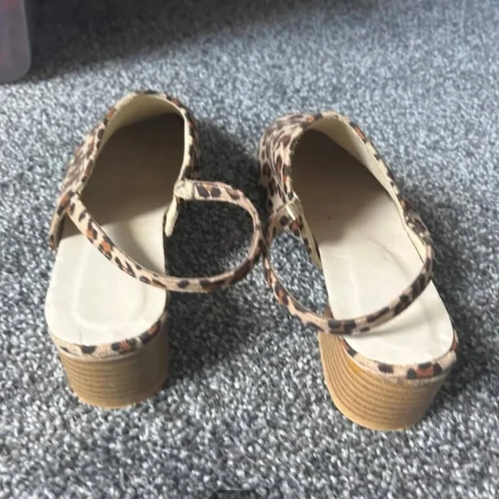 Leopard Print Slingback Women's Shoes - Picture 3 of 3